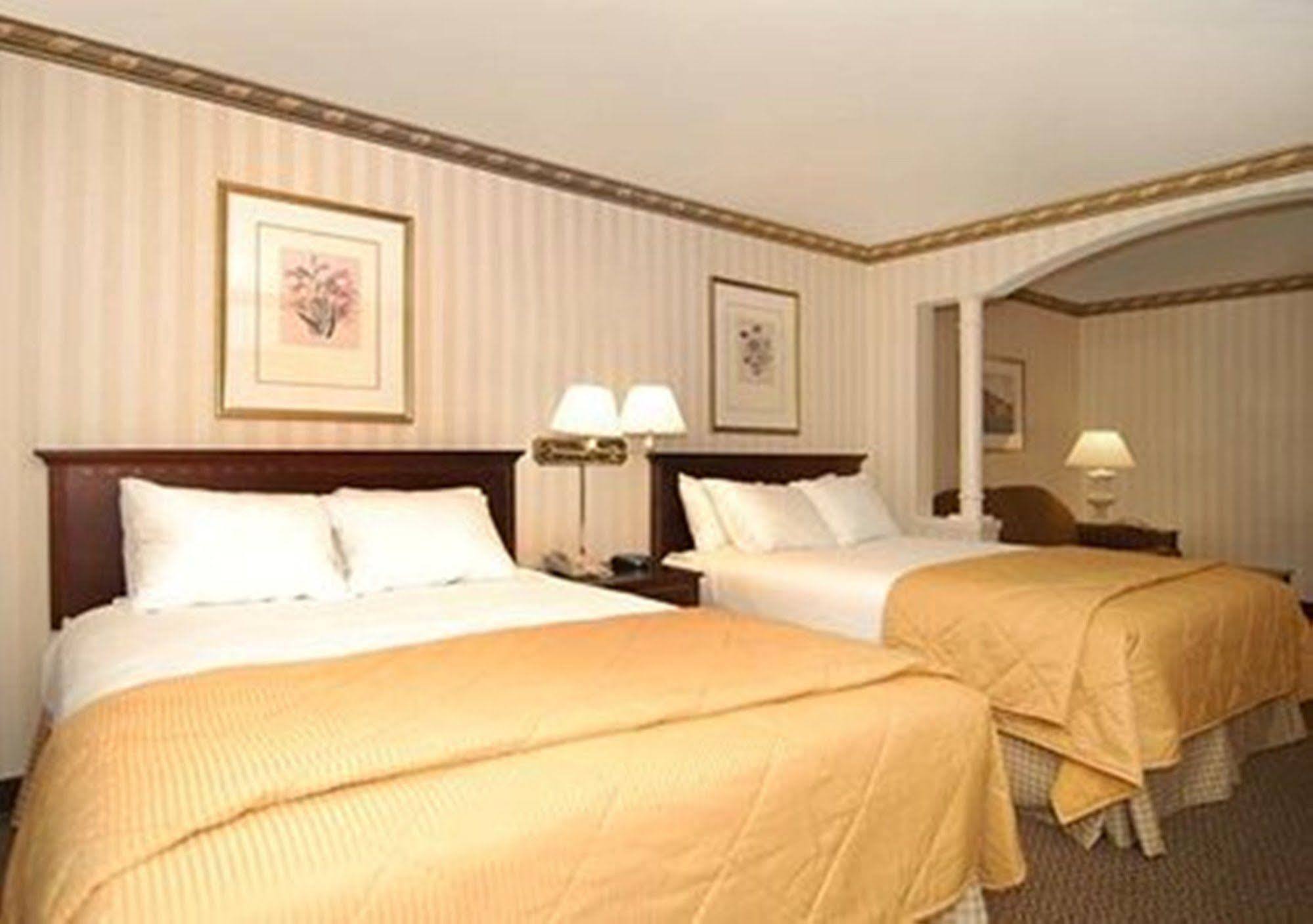 Comfort Inn & Suites Near Burke Mountain Saint Johnsbury Room photo